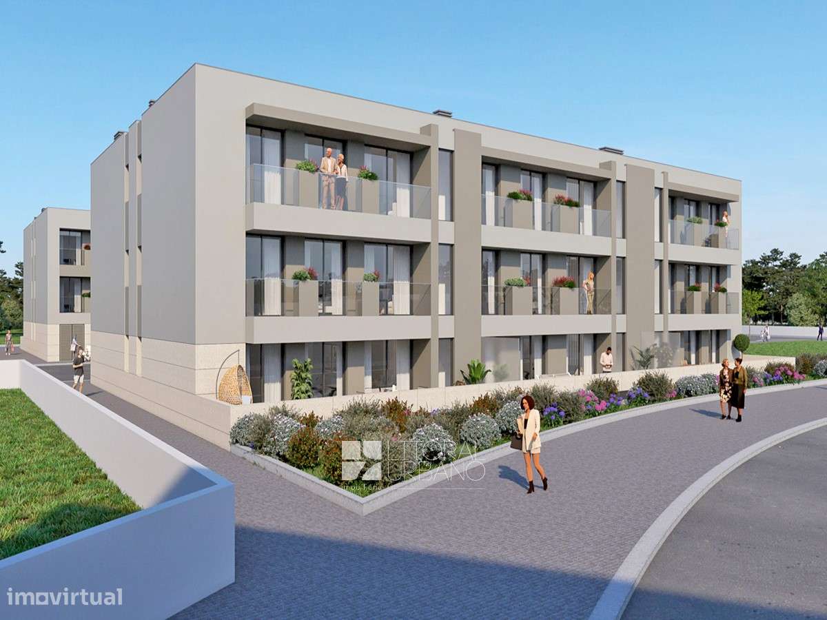 Apartamento T3 com lugar duplo de garagem em Águas Santas-5