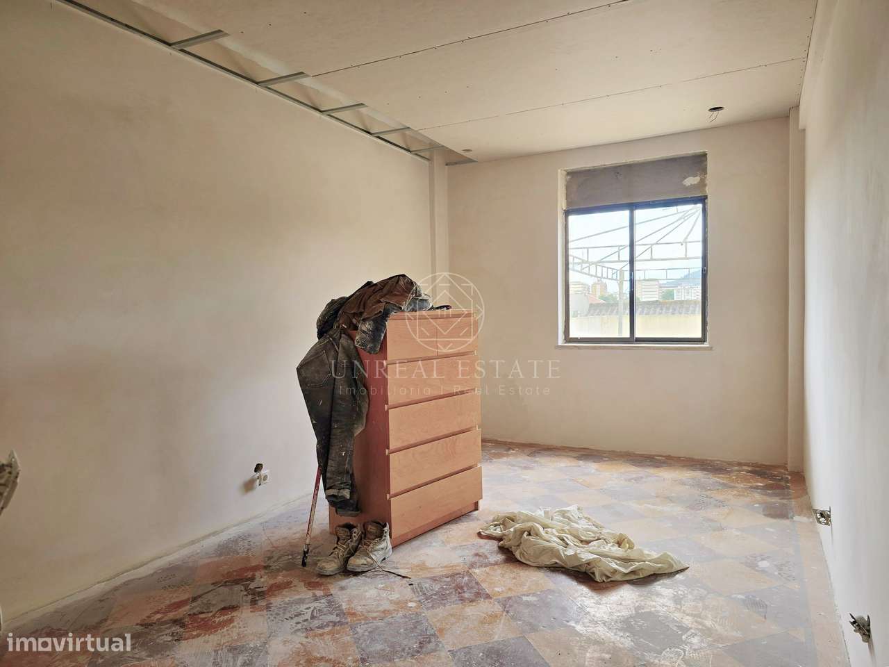 Apartamento T3 em Remodelação com Terraço de 80 m² e Parqueamento | Se-32