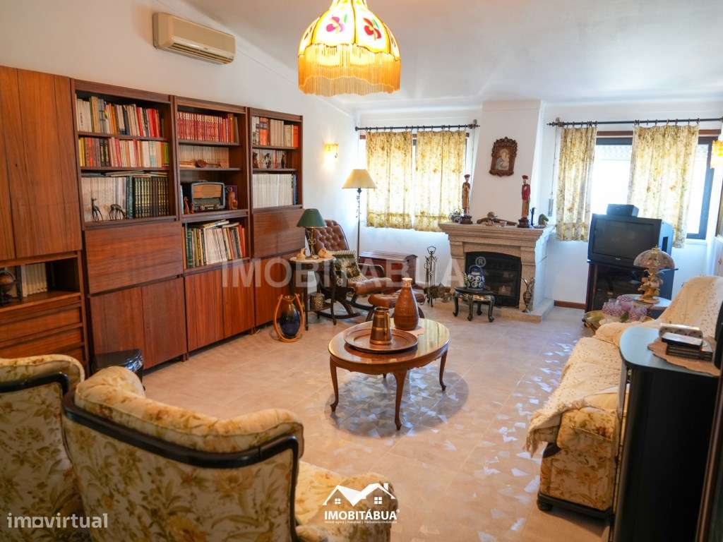 Moradia T5 com Piscina (Jacuzzi Integrado), Jardim e Churrasqueira-17