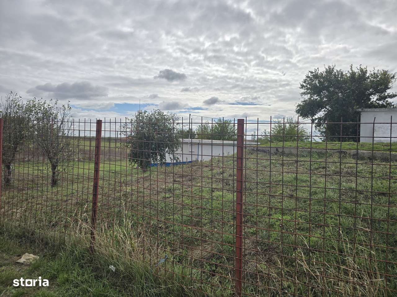 Comuna Amzacea- sat G.Scărișoreanu -Fermă zootehnică ,  teren 5,1ha-10