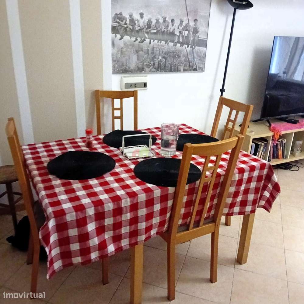 Apartamento T3 com varandas e arrecadação em Alcochete-5