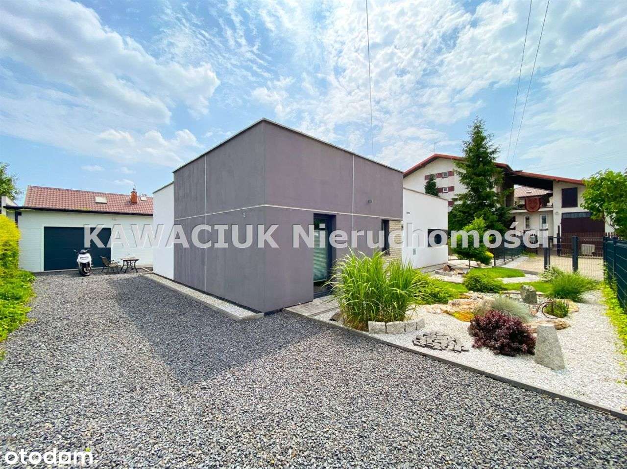 Przepiękny Dom Z Ogródkiem W Dobrej Lokalizacji-16