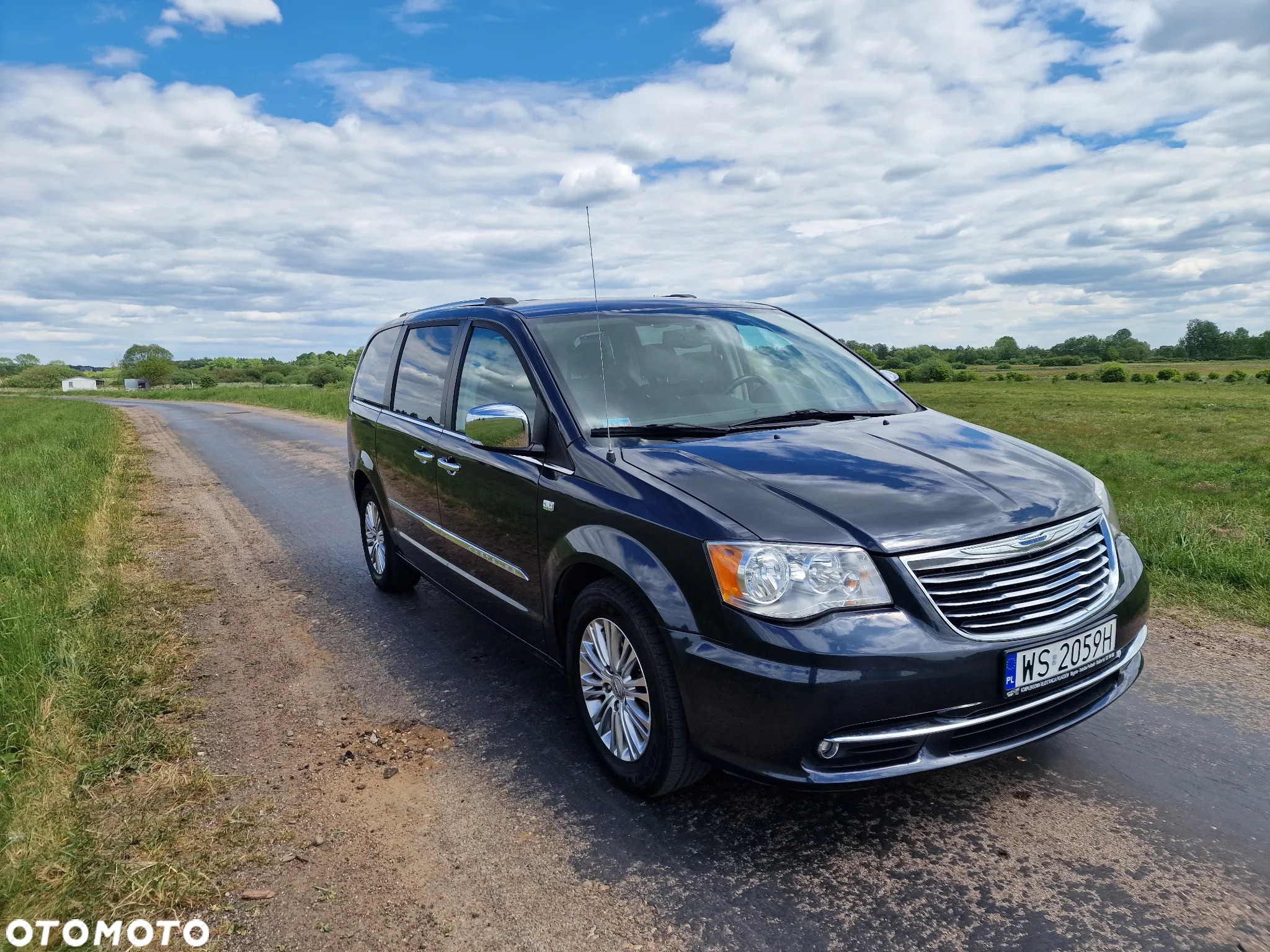 Chrysler Town & Country 3.6 Limited - 25