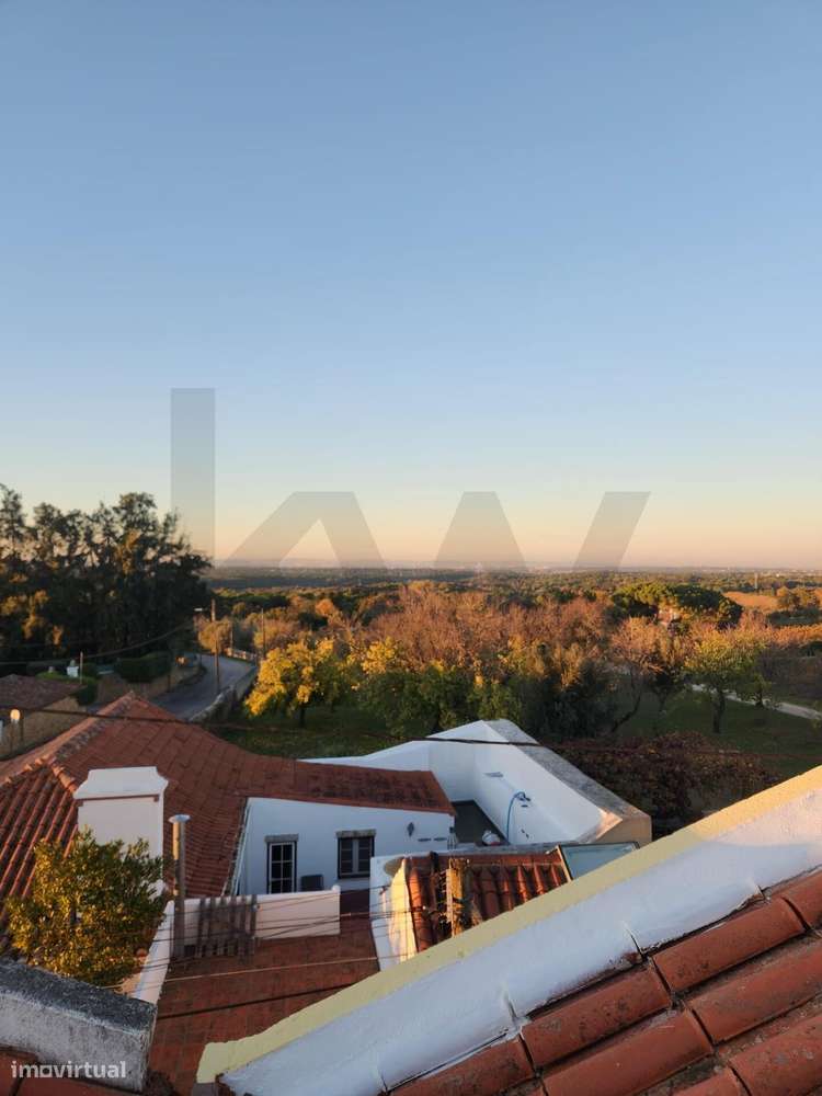 Moradia T2 totalmente remodelada-16