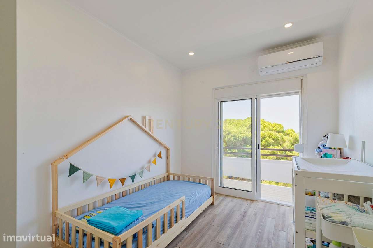 Apartamento T3 com varanda  no Feijó-16