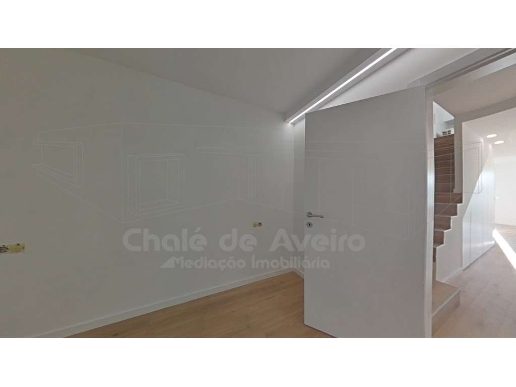 Apartamento T2 Duplex com garagem para 2 carros e terraço-14