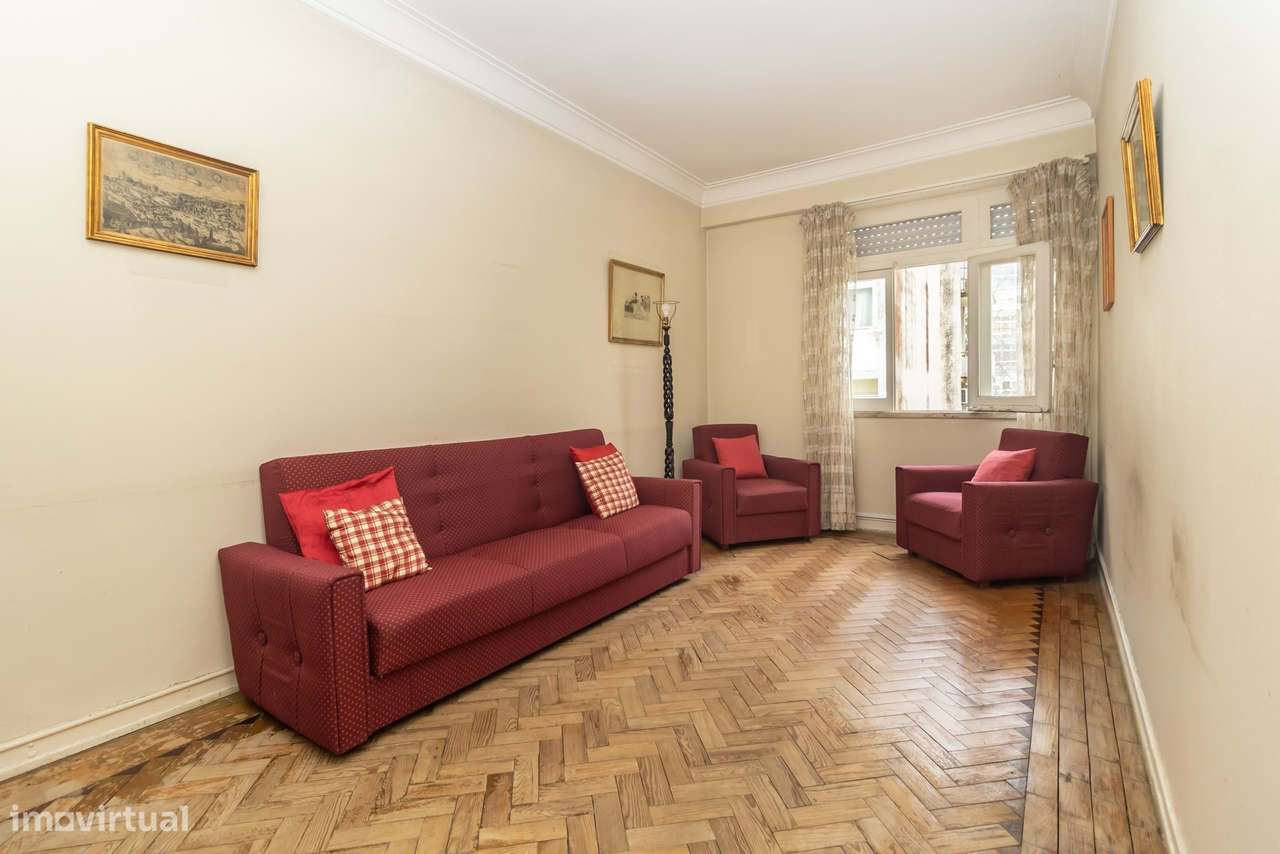 Apartamento T2, junto ao Hospital da Cruz Vermelha , em Benfica - Grande imagem: 4/29