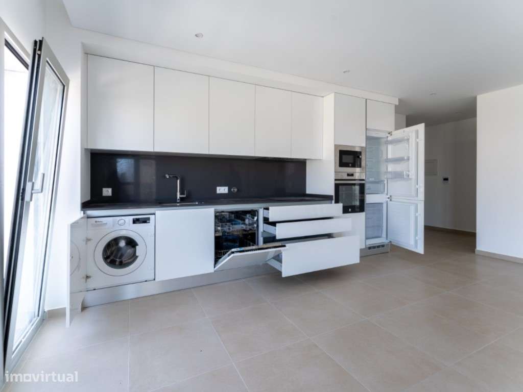 Apartamento T3 junto ao mercado- 200 mts da praia-10