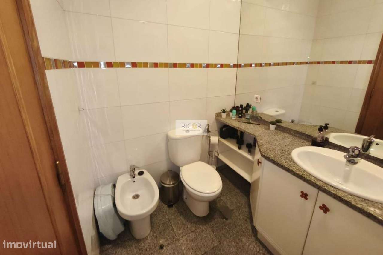 Apartamento T2 com terraço de 41m2 em Moreira da Maia-9