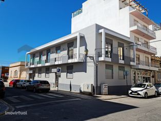 Apartamento T4 para venda na baixa de Faro