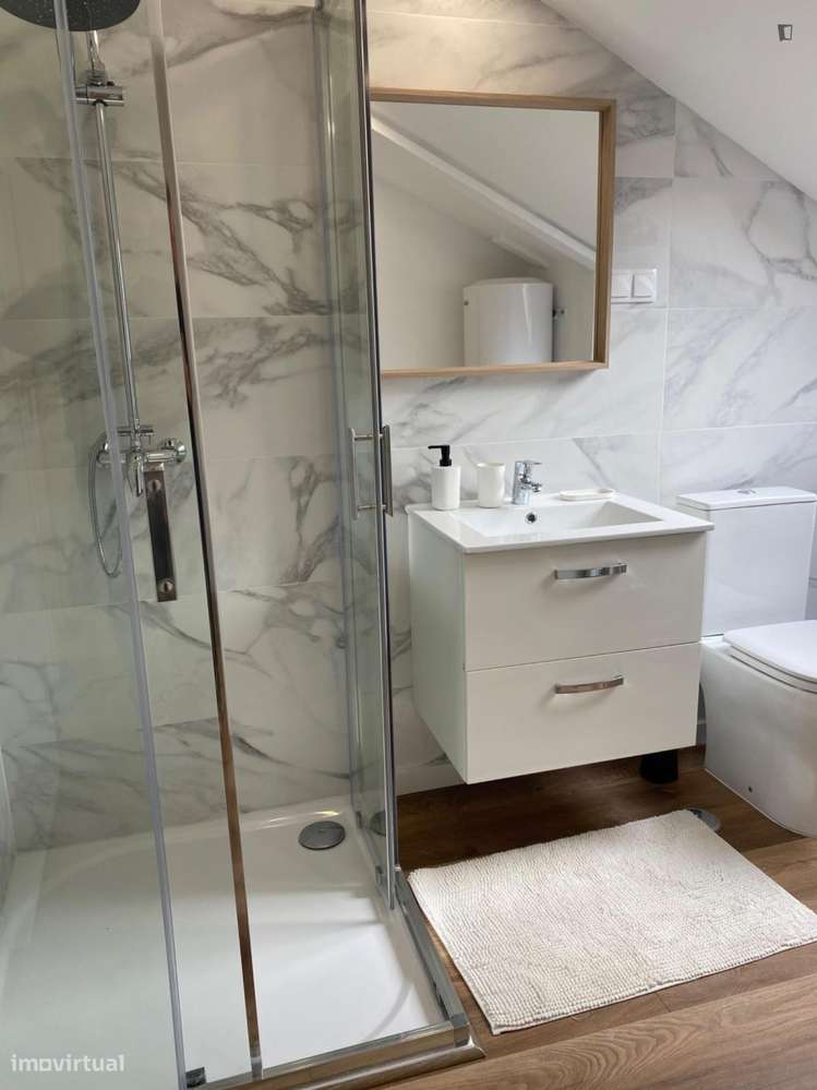 Quarto - localizado em Benfica Lisbon - Grande imagem: 5/10