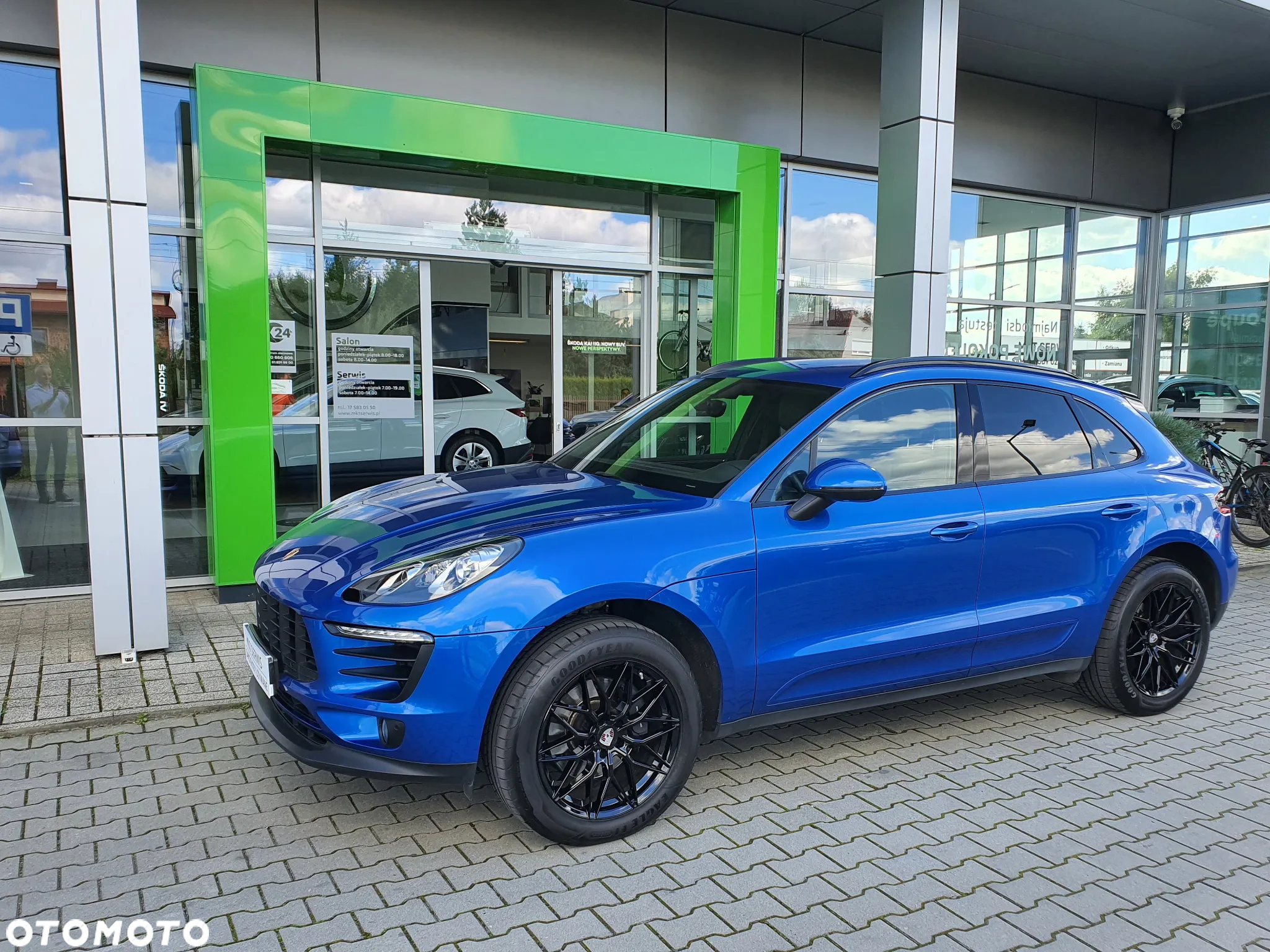 Porsche Macan Standard - 2