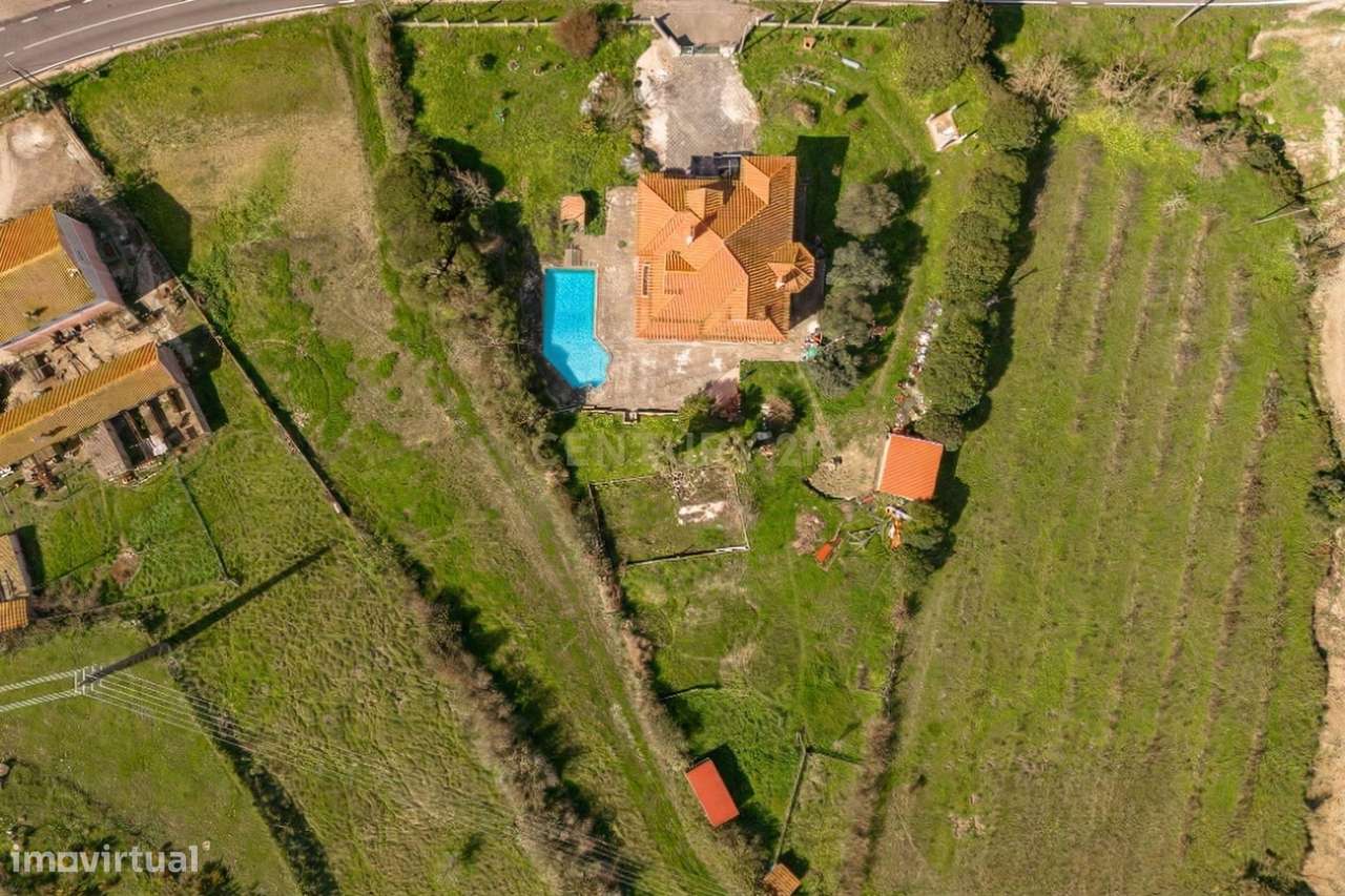 Moradia rodeada pelo campo-41