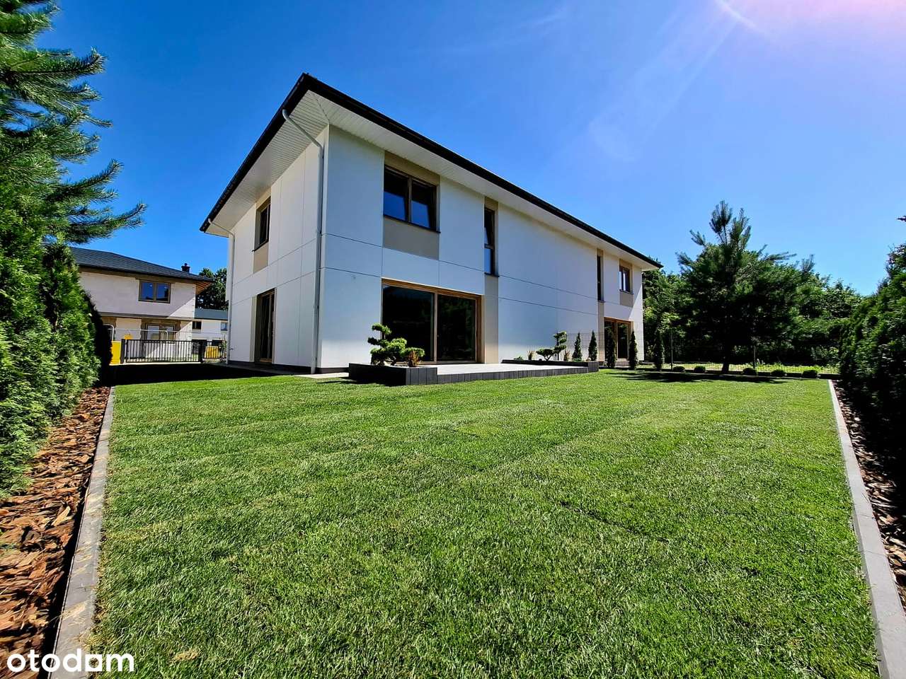 Gotowiec inwestycyjny, 3 mieszkania 201 m2 + 4 garaże, Stara Miłosna-0