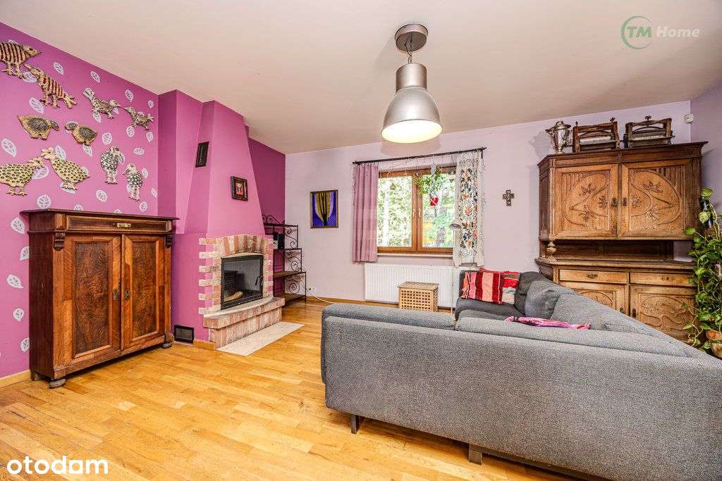 Józefów, dom wolnostojący otoczony sosnami.-5