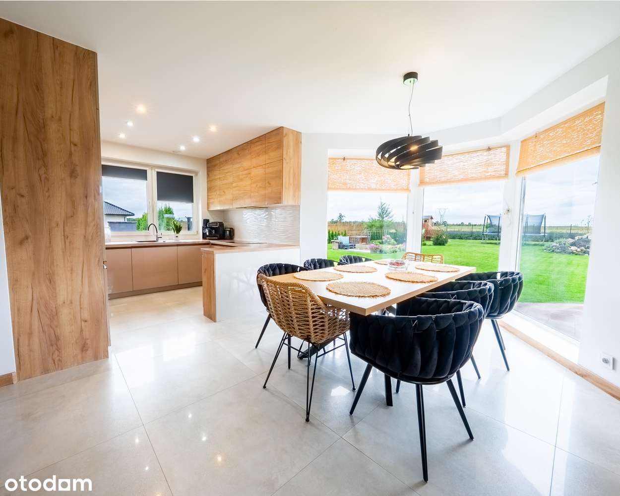 Parterowy dom wolnostojący w cichej okolicy  / 124,23m2/ 1250 działka-1