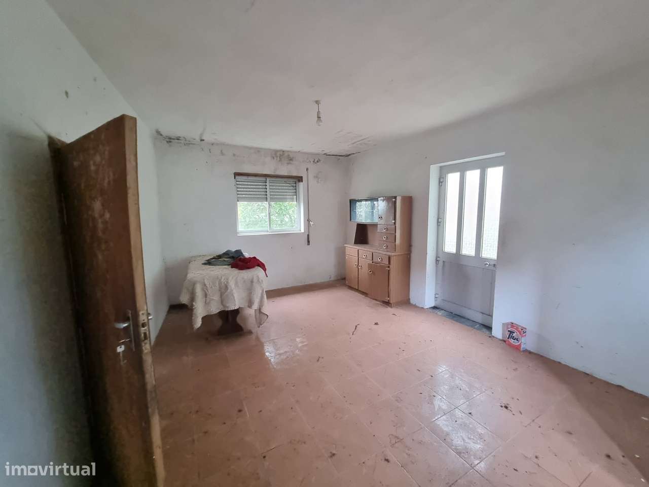 Moradia para restauro com elevado potencial de investimento - Grande imagem: 5/16