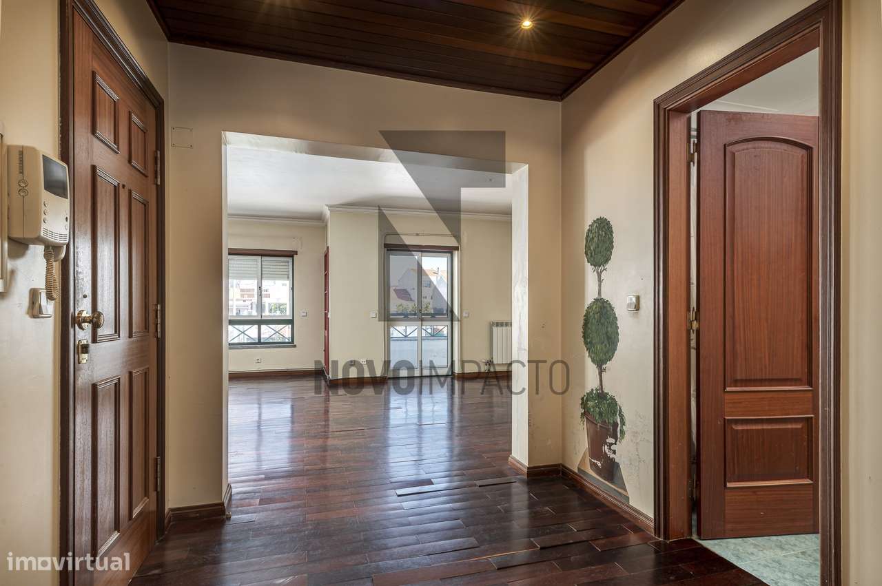 T4 Espaçoso no Centro do Montijo – Excelente Oportunidade-6