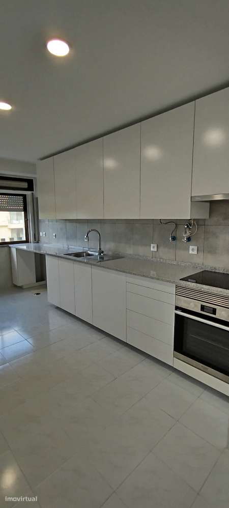 T2 Carnaxide renovado - Renda abaixo da média - Grande imagem: 5/21