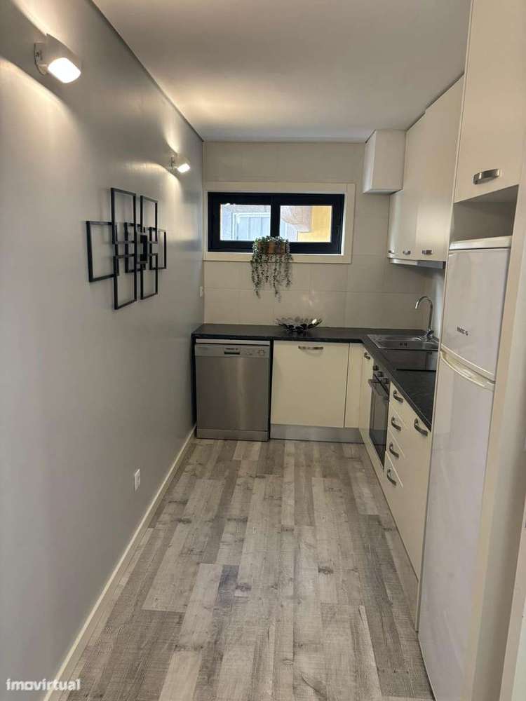 Oportunidade - T1 no centro da cidade, em frente ao Mercado do Bolhão - Grande imagem: 4/10