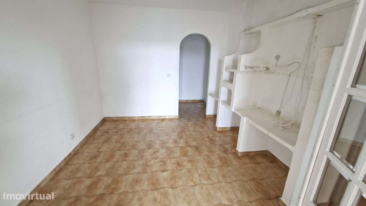 Apartamento T3 com 100m² em Santo António da Charneca-5