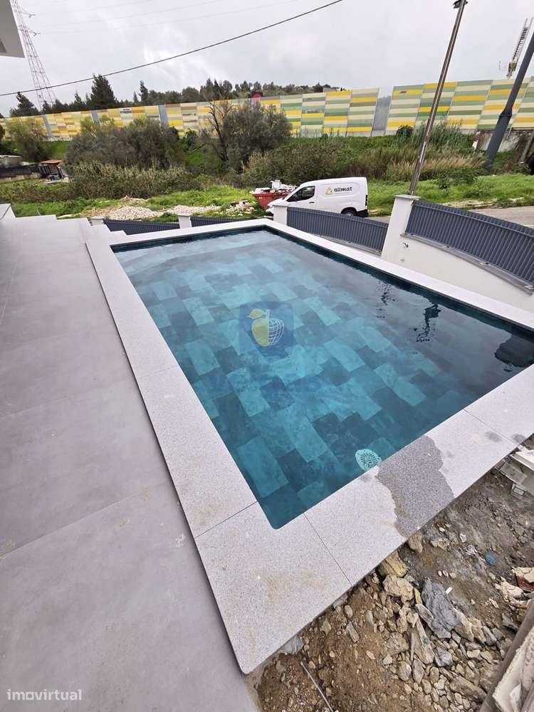 Moradia T4 C/ Piscina -  Bairro Primavera-58