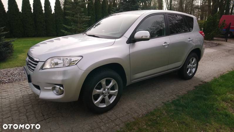 Toyota RAV4 - 1