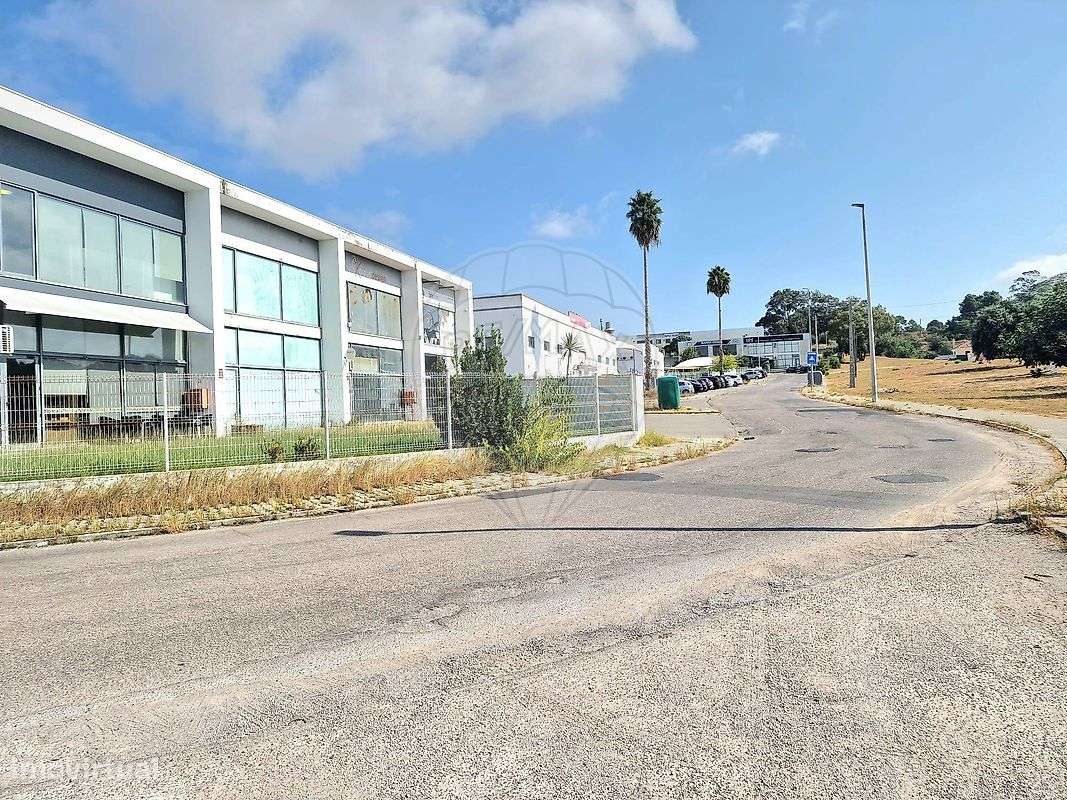 Armazém T3 para venda-12