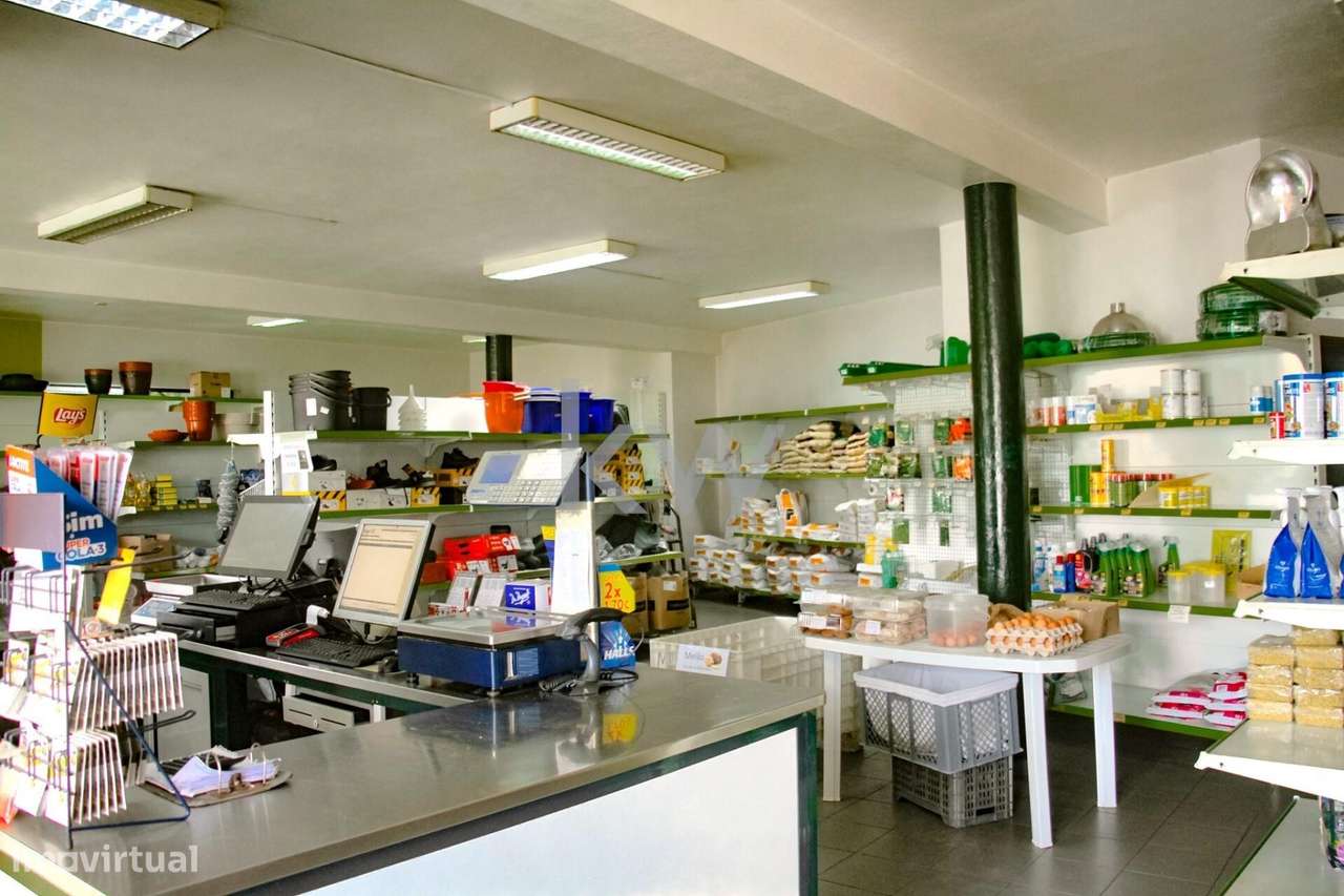 Espaço comercial | Regueira de Pontes | Estrada Nacional 109 - Grande imagem: 4/23