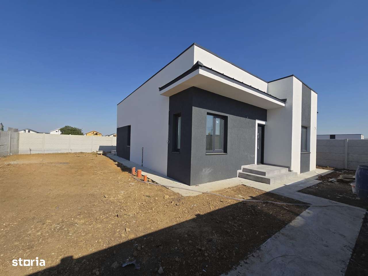 Casa parter - 4 camere - 2 bai- beci-380mp teren-incalzire pardoseala - Imagine principală: 1/7