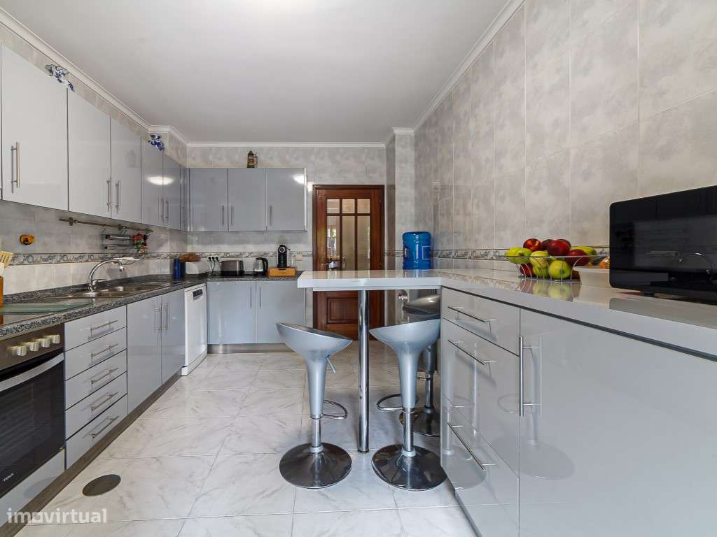 T3 com 161 m² no Coração de Arcozelo | Garagem para 2 Carros | Exce...-10