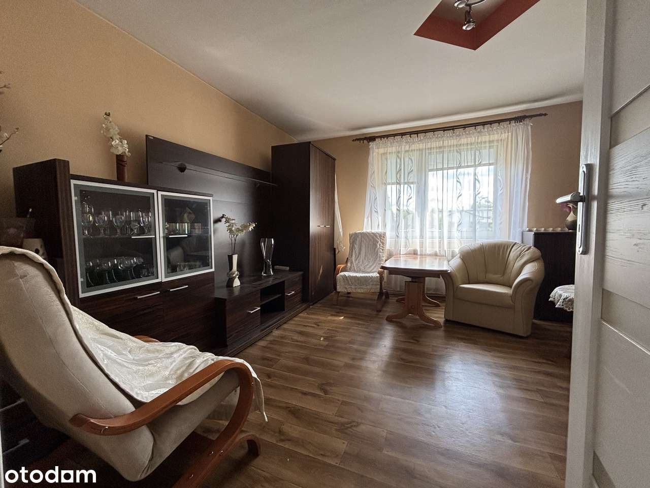 Dom z potencjałem w dobrej lokalizacji-14