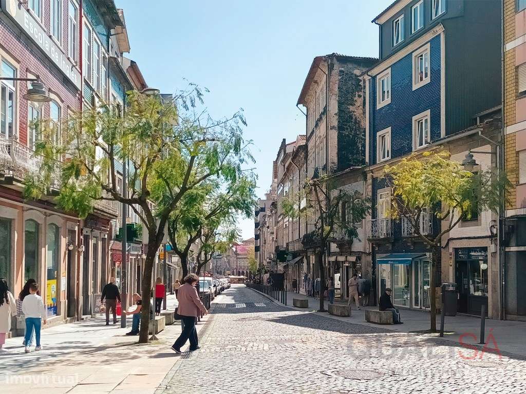 Apartamento T1 com varanda em prédio novo no centro histórico de Braga-19