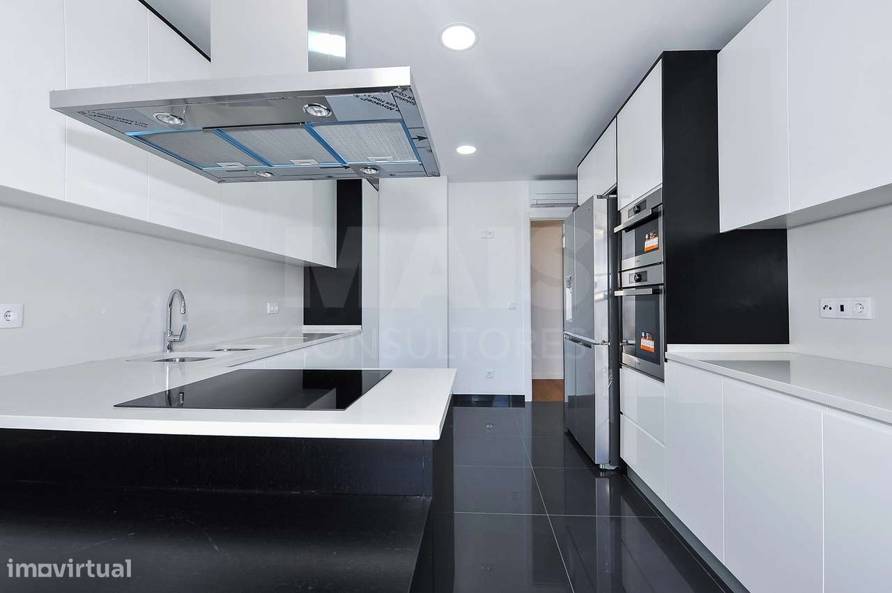 T3 + 1 Duplex com Box para 2 carros e Terraço | Colinas do Cruzeiro... - Grande imagem: 3/44