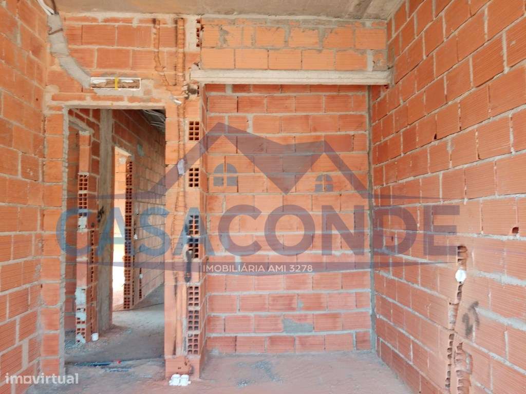 Moradia Isolada Térrea V3 C/Piscina e Garagem-7