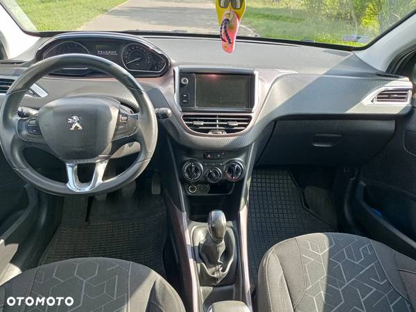 Peugeot 2008 1.6 e-HDi Style S&S - 11