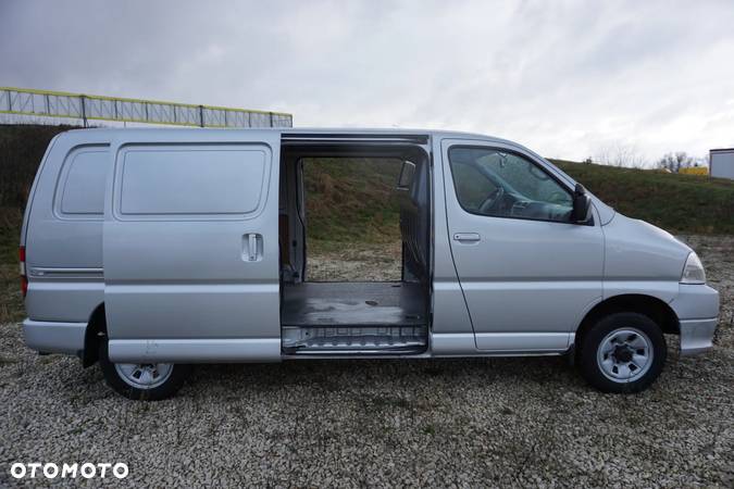 Toyota Hiace 4x4 L2H1 - 17