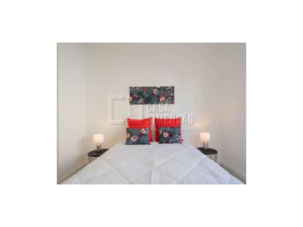 Apartamento de tipologia T2 com varanda, mobilado e equipado em Ben...-23