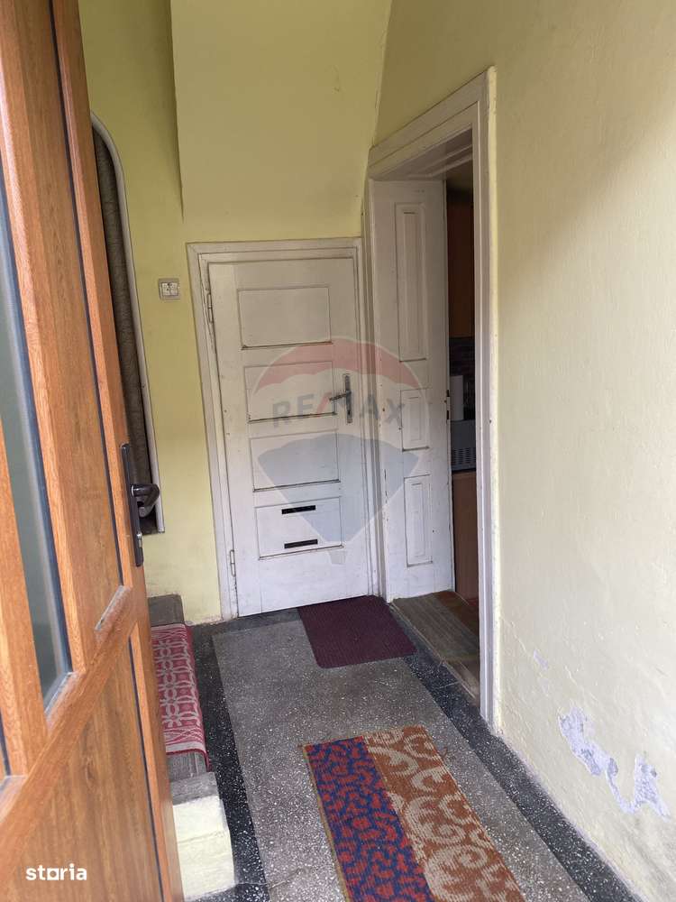 Casă cu potențial, situată pe strada Gheorghe Lazăr - Imagine principală: 5/8