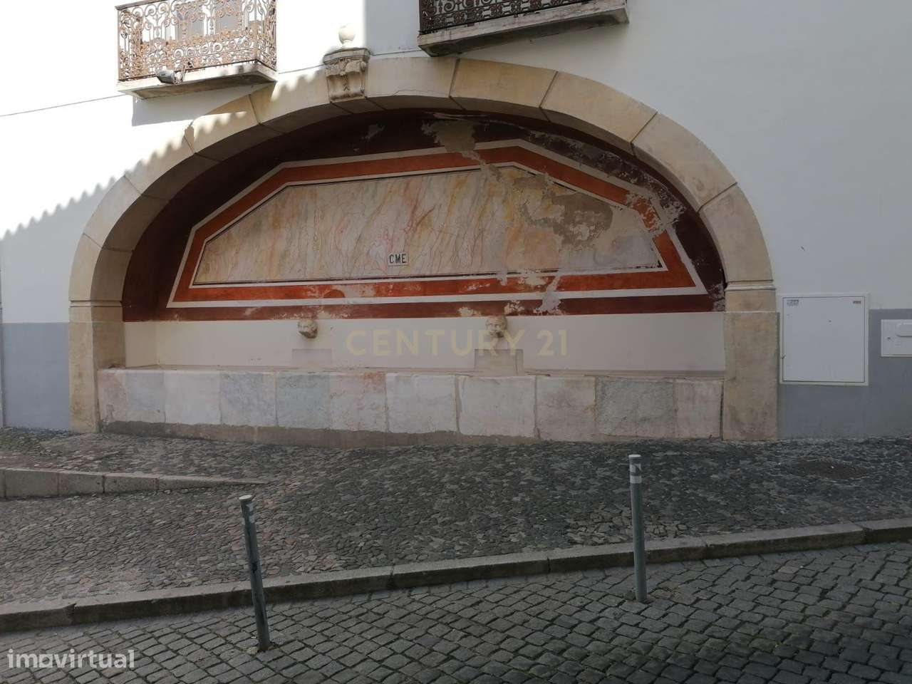 Prédio histórico a 50 metros da Praça do Giraldo em Évora com capacida - Grande imagem: 5/11