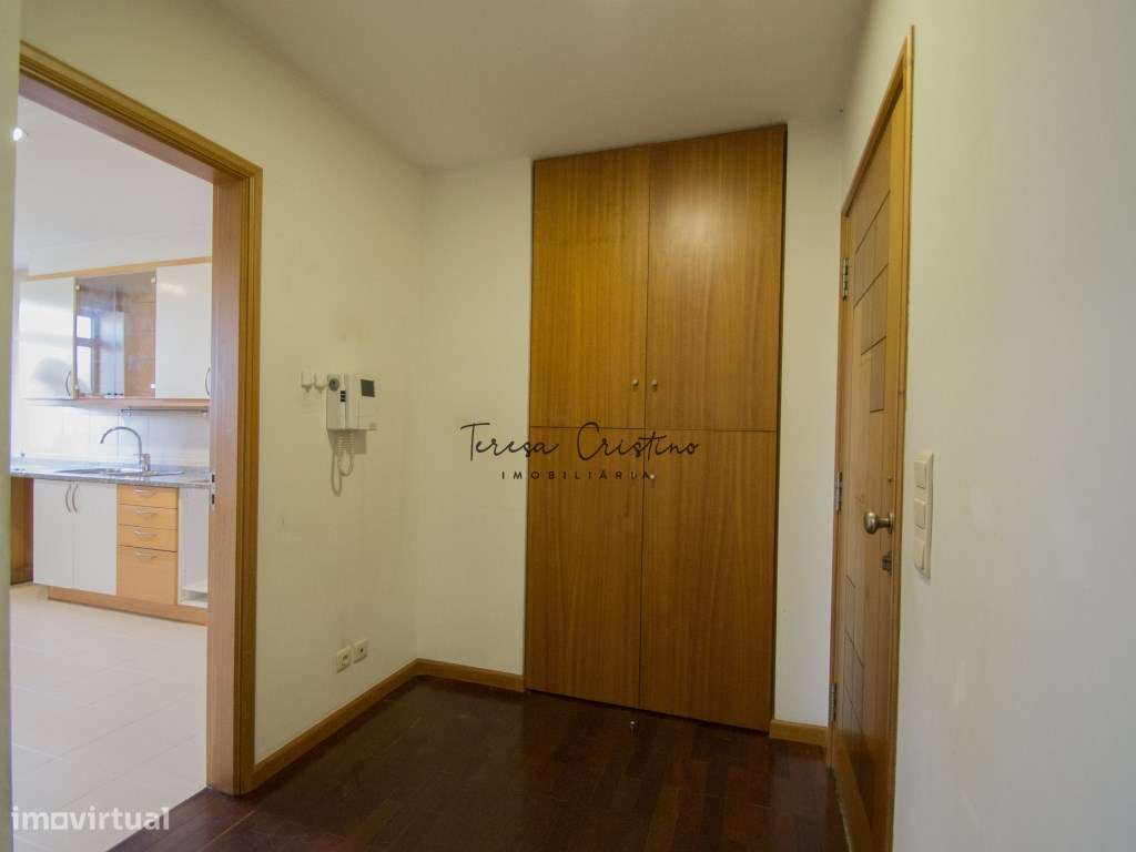 Apartamento T3 com Garagem Fechada e Elevador Arca, Ponte de Lima-24