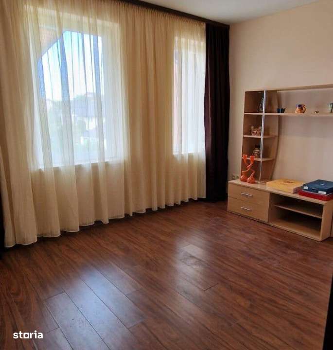 Inchiriere- Casa tip triplex P+1+M in suprafata de 150mp, 2 garaje si - Imagine principală: 3/10