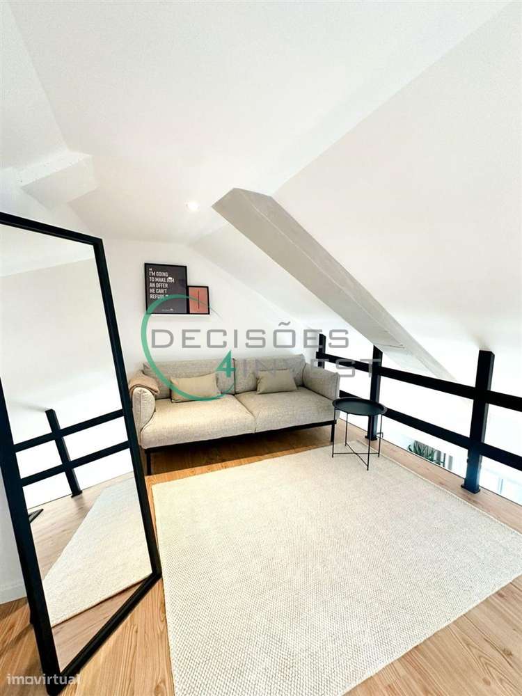 Apartamento T0 + T1 duplex com vista para a ria | Investimento junto à-7