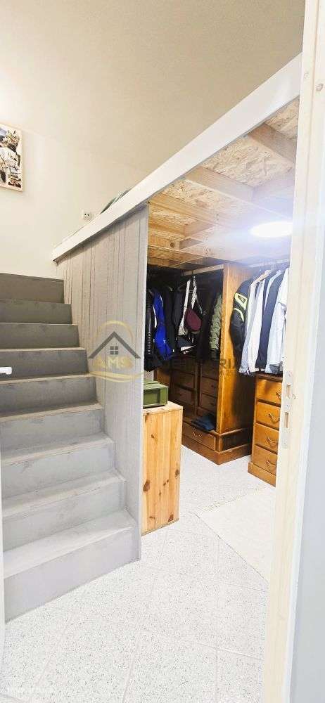 LOJA COMERCIAL/APARTAMENTO T1+1-12