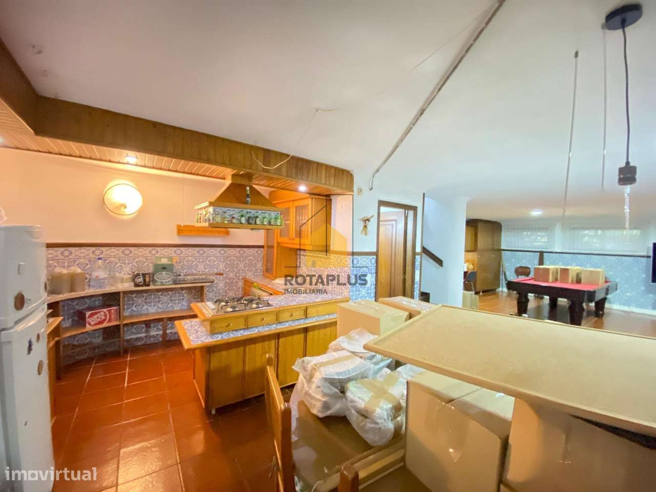 Moradia T4, Salão de Convívio e Excelente Localização-30