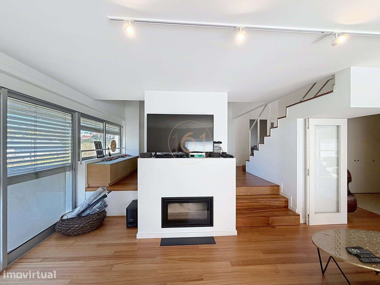 Apartamento T4 Duplex com Terraço e 4 Lugares de Garagem, com Possibil - Grande imagem: 4/47