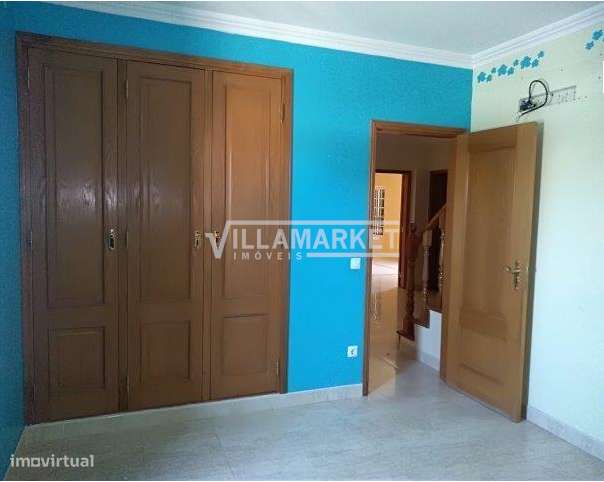 Moradia V3 da banca situada na Urbanização Quinta Vale Verde em Benave-6