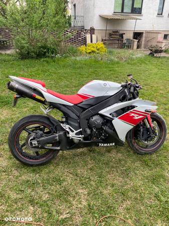 Yamaha YZF - 1