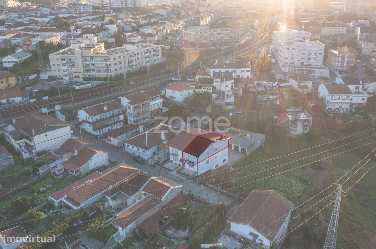 Apartamento T3 em Ermesinde com garagem Box-45