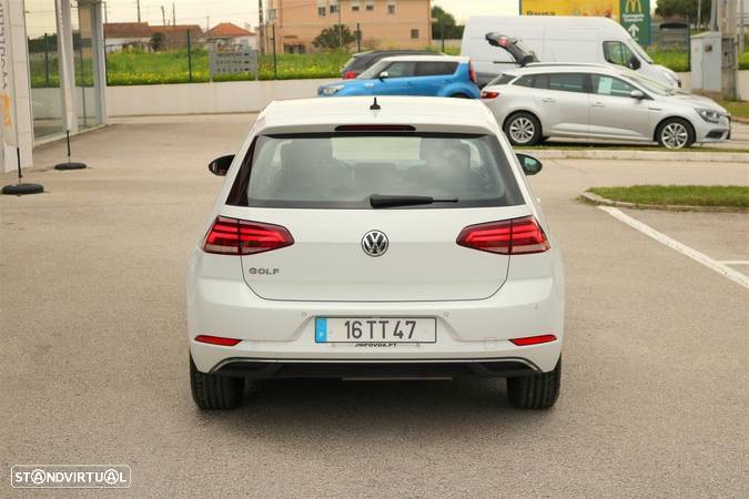 VW Golf 1.6 TDI Confortline DSG - 8